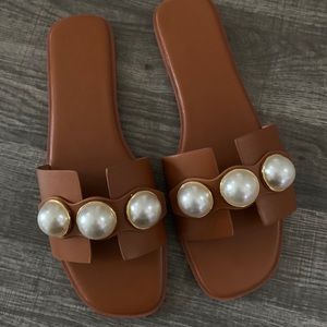Brown pearl sandals size 9  NEW